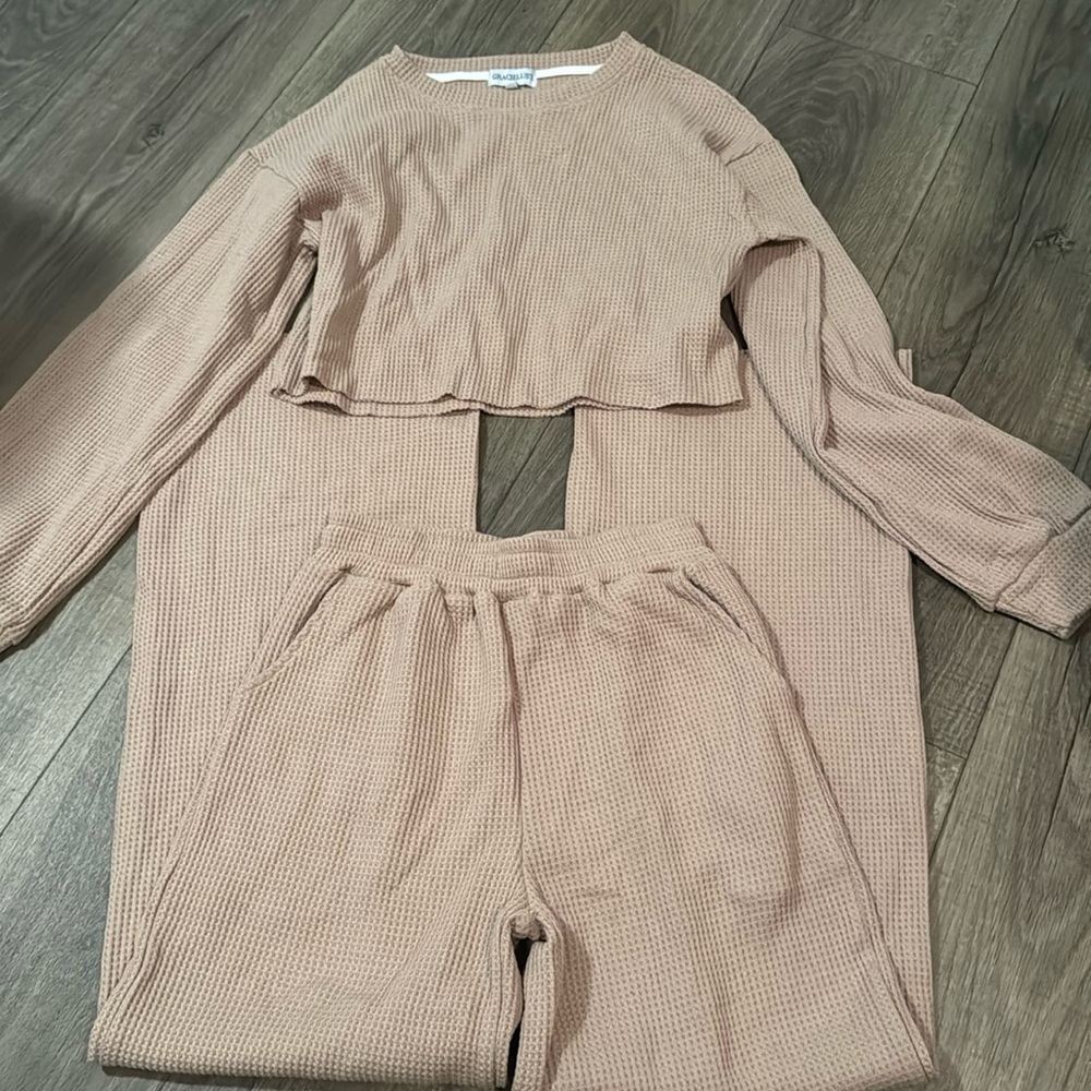 Gracielust Lounge Set *NEW*